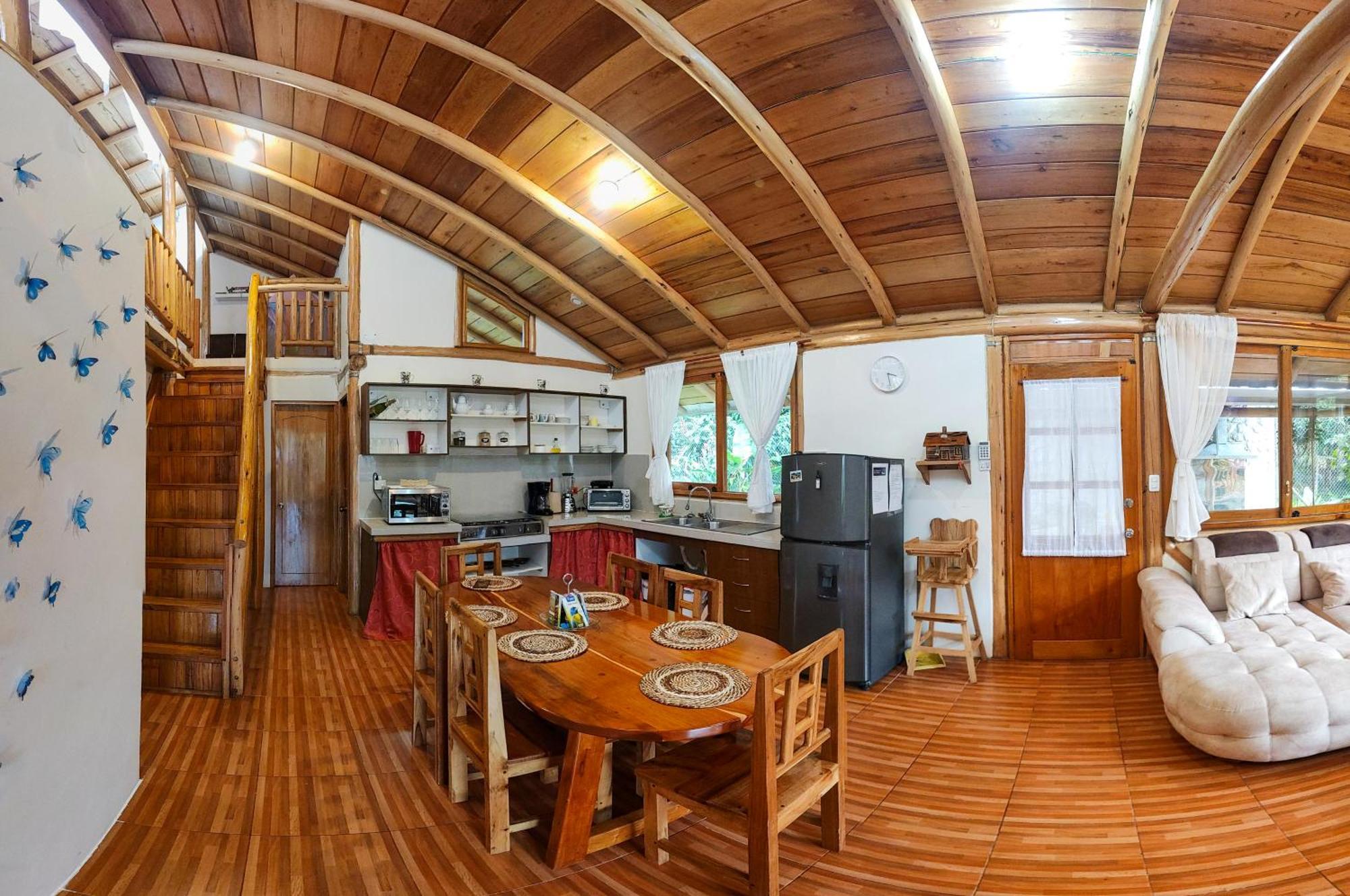 La Casa En El Aire Mindo, 4 *